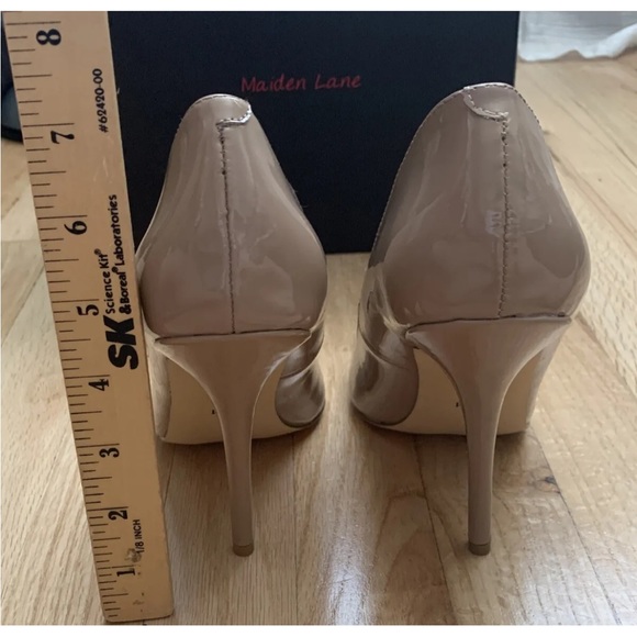 Maiden Lane Pointy Toe Pump Tan Size 9.5 With Box - Picture 7 of 8